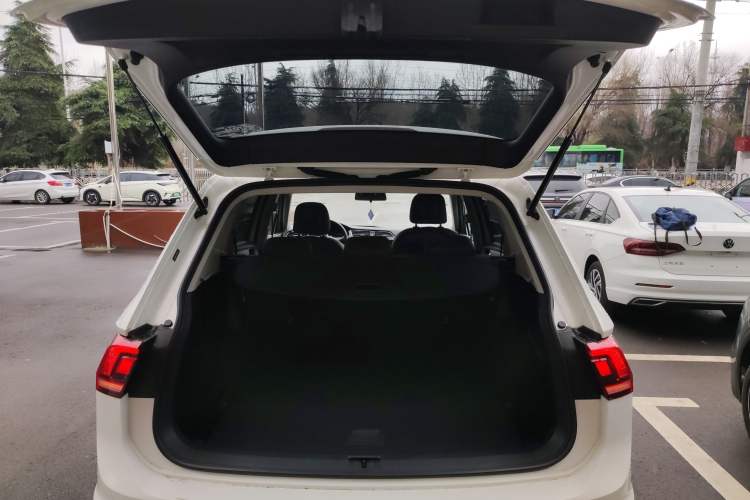 Used Volkswagen Tiguan L 2019 330TSI Automatic Two-Wheel Drive Panoramic Comfort Edition China VI Standard