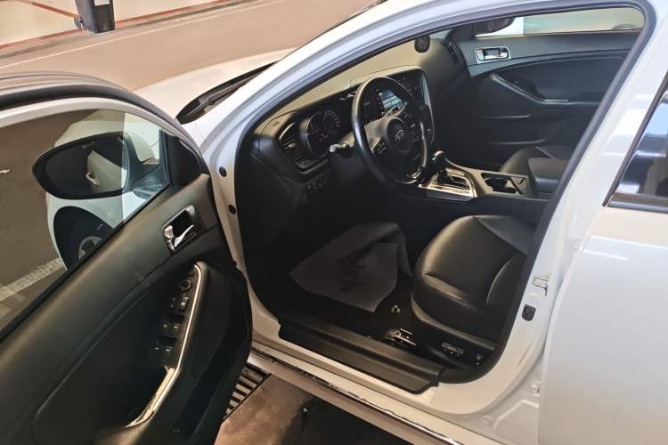 Used Kia K5 2014 2.0L Automatic LUXURY
