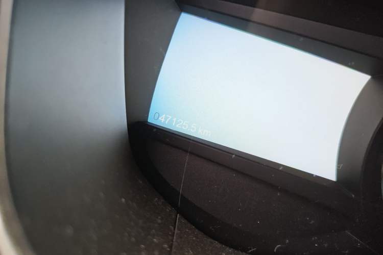 Used Ford Mondeo 2013 2.0L GTDi 200 Luxury Model Odometer Close Up