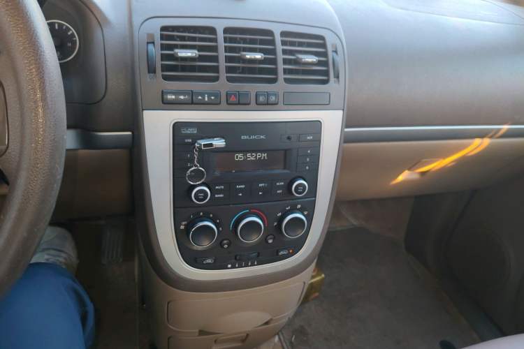 Used Buick GL8 2014 2.4L Classic Edition