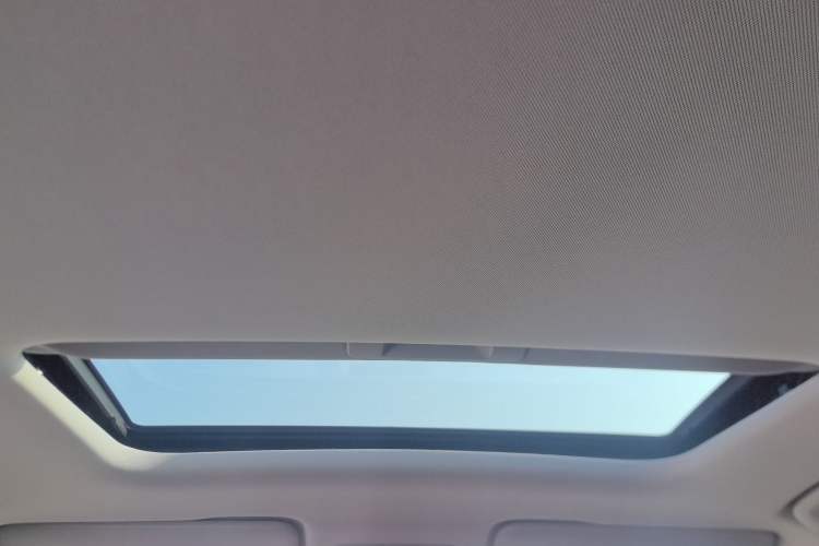 Used Wuling Alvez 2022 1.5T CVT Trendy & Cool Edition