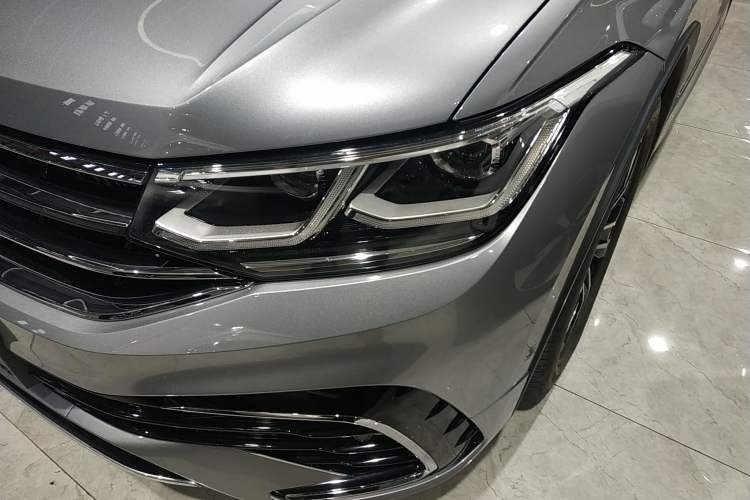 Used Volkswagen Tiguan L 2022 380TSI Automatic All-Wheel Drive R-Line Flagship 7-Seater