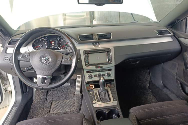 Used Volkswagen FAW-Volkswagen CC 2016 1.8TSI Luxury Model
