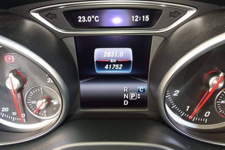 Used Mercedes-Benz GLA 2019 GLA 200 Dynamic Edition Odometer Close Up