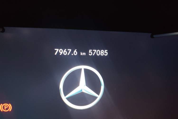 Used Mercedes-Benz GLC 2021 GLC 300 L 4MATIC Dynamic Model Odometer Close Up