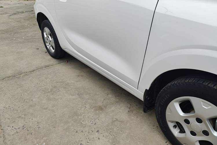 Used Roewe Clever 2021 302 km New Four-Seater Super-Efficient Version