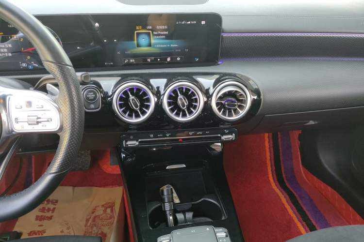 Used Mercedes-Benz A-Class 2021 A 200 L Sport Sedan Fashion Model
