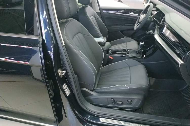 Used Volkswagen Passat 2024 380TSI Dragon Edition
