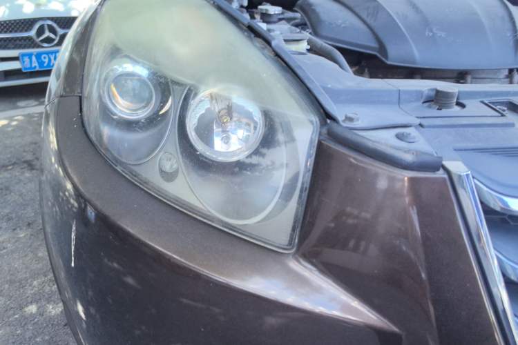 Used Geely Auto GX7 2014 2.0L Automatic Prestige Edition Right Front Headlight