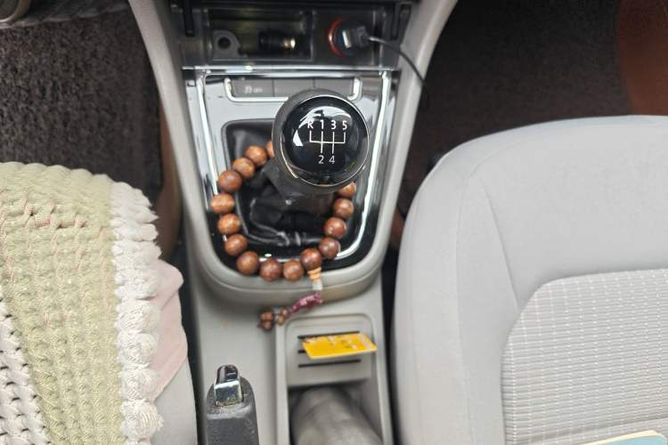 Used Volkswagen Bora 2013 1.6L Manual Fashion Edition
