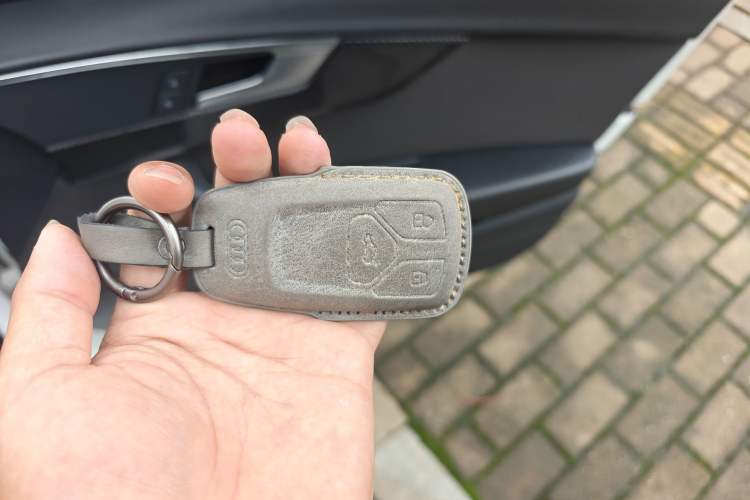 Used Audi A4L 2017 Plus 40 TFSI Ambition Model Vehicle Key