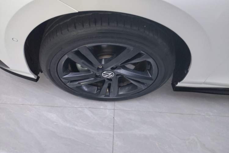 Used Volkswagen Golf 2023 Facelift 280TSI DSG R-Line Lite
