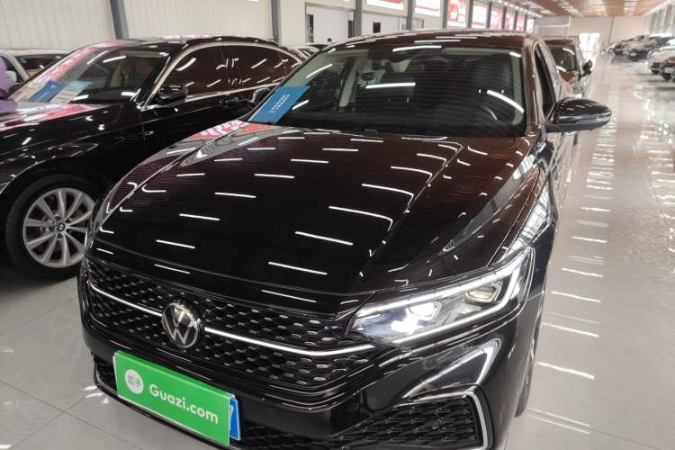 Used Volkswagen Passat 2023 330TSI Starry Luxury Edition