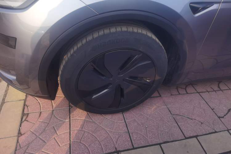 Used Tesla Model Y 2025 Long-Range All-Wheel Drive First Edition