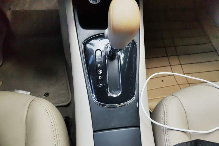 Used Nissan Tiida 2011 1.6L CVT Comfort Model Gear Lever