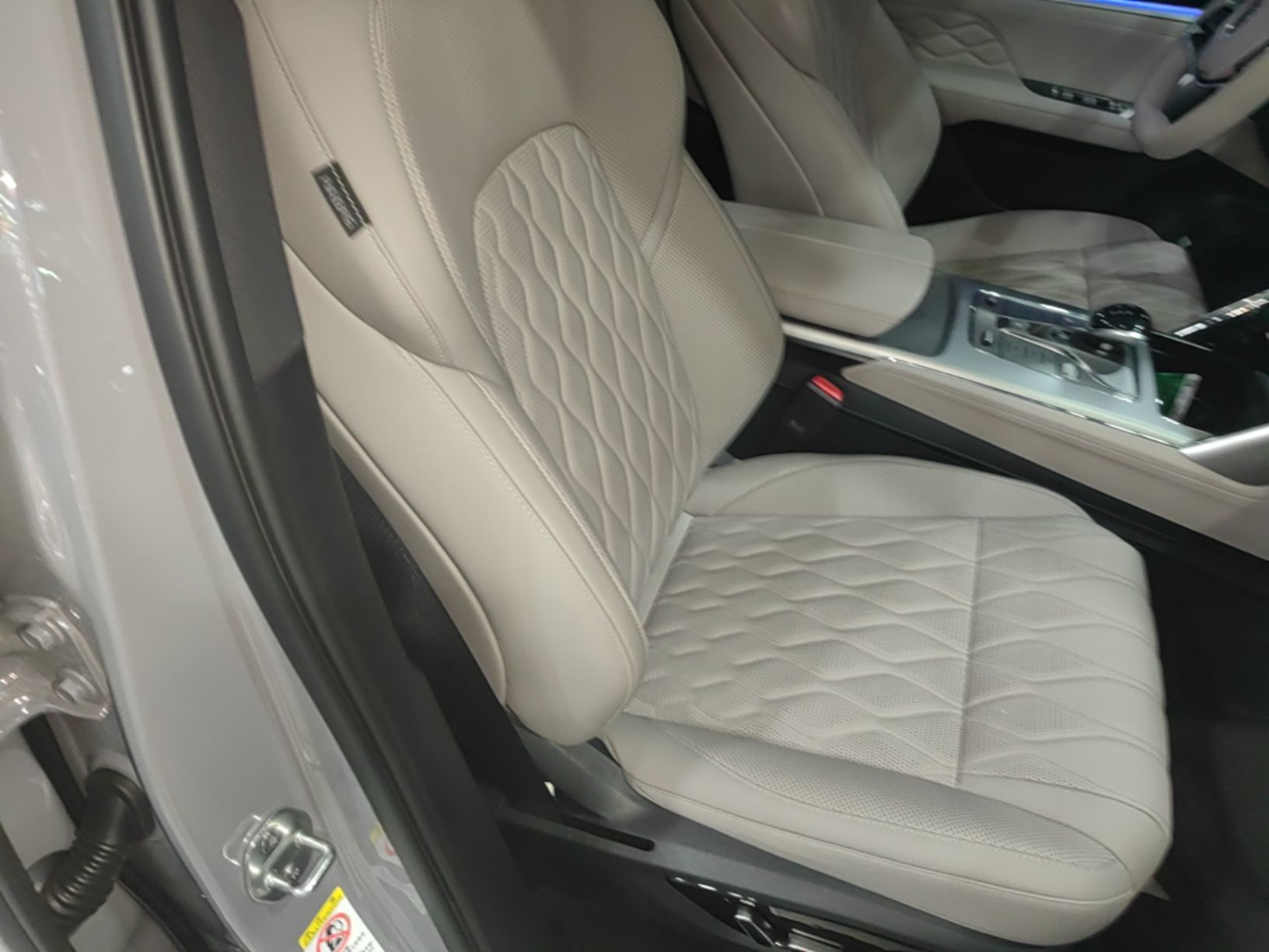 BYD Tang New Energy 2025 Intelligent Driving Version DM-i 115KM Prestige Edition - Executive — снимка 19