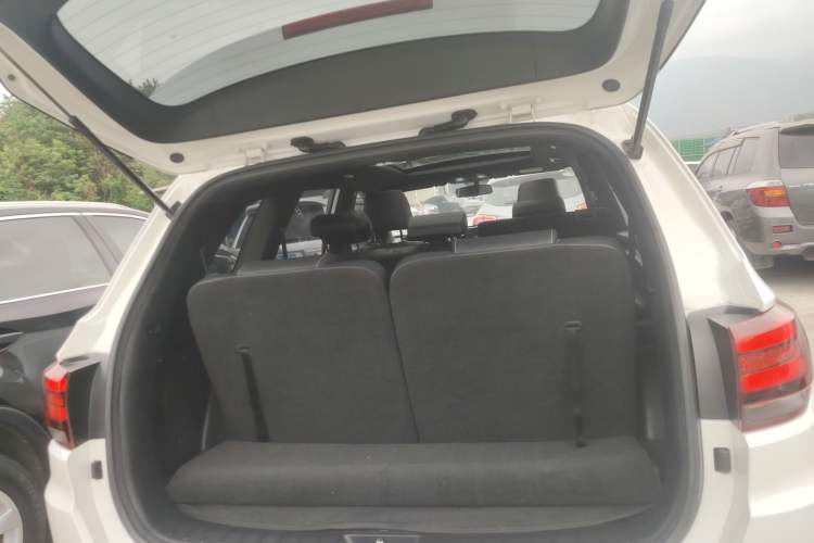 Used Kia KX7 2017 2.0T Automatic Two-Wheel Drive GLS 7-Seater Trunk