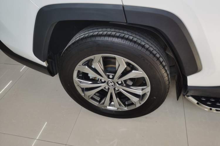 Used Toyota RAV4 2023 2.0L CVT Two-Wheel Drive Fashion Plus Edition
