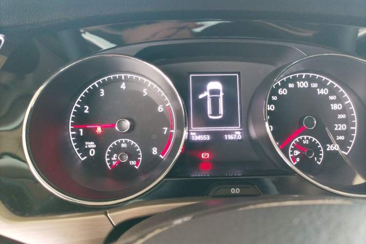 Used Volkswagen Touran 2018 Volkswagen Touran L 280TSI DSG Comfort Edition 7 Seats China VI Standard Instrument Cluster