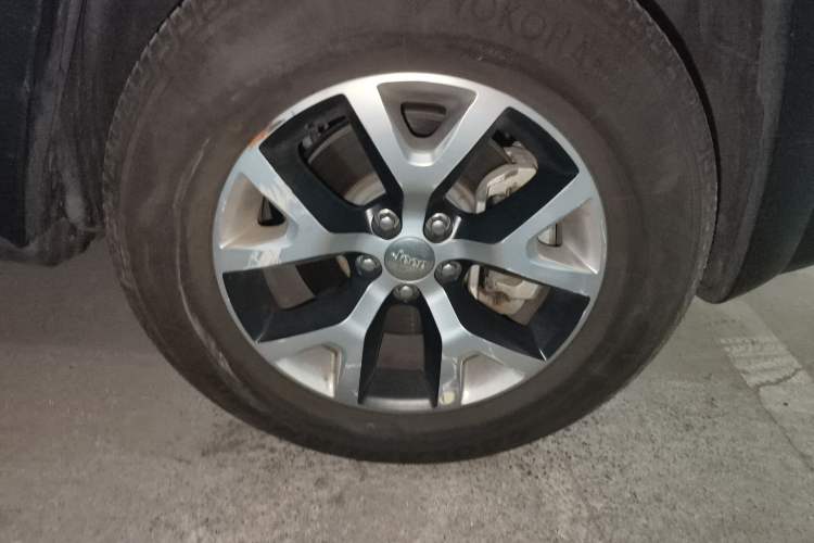 Used Jeep Cherokee 2014 2.4L High-Performance Version