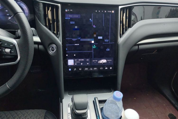 Used Hongqi HS7 2024 2.0T Automatic Two-Wheel Drive Flagship Edition Five Seats Audio And AC Panel