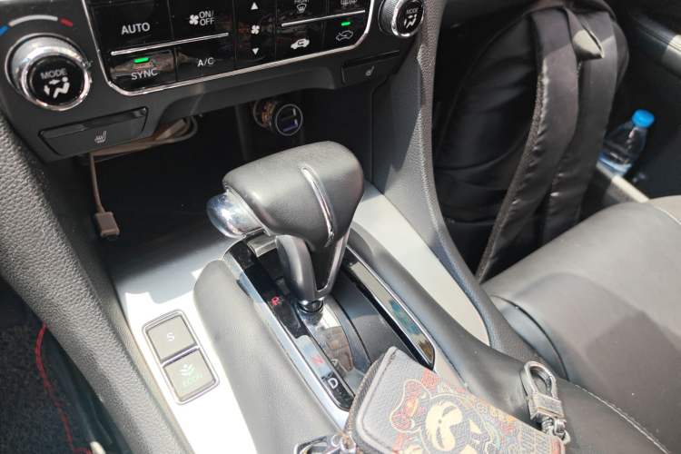 Used Honda Avancier 2017 240TURBO Two-Wheel Drive Premium Edition Gear Lever