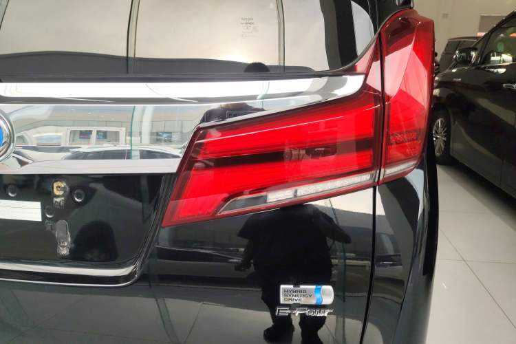 Used Toyota Alphard 2019 Dual-Engine 2.5L Prestige Edition Exterior 3