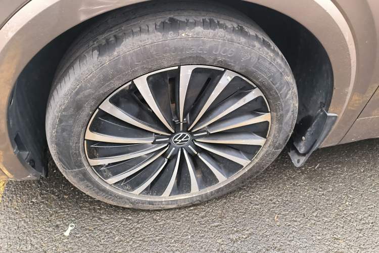 Used Volkswagen Viloran 2020 380TSI Prestige Edition Left Front Wheel Hub