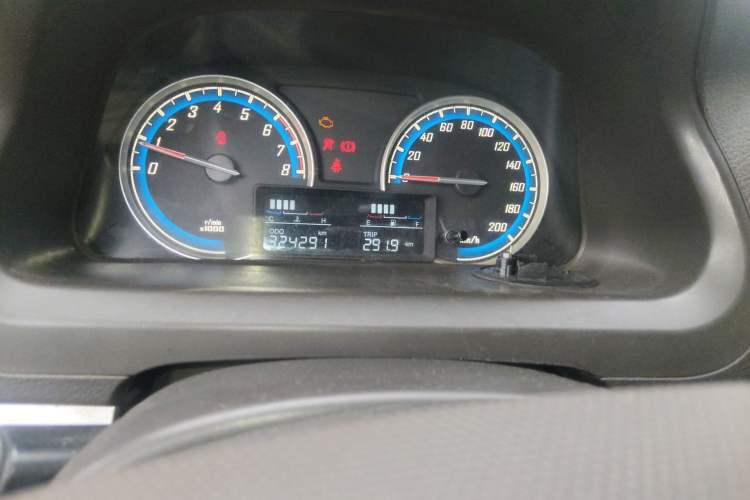 Used Baojun 730 2014 1.5L manual standard trim 7 seats
