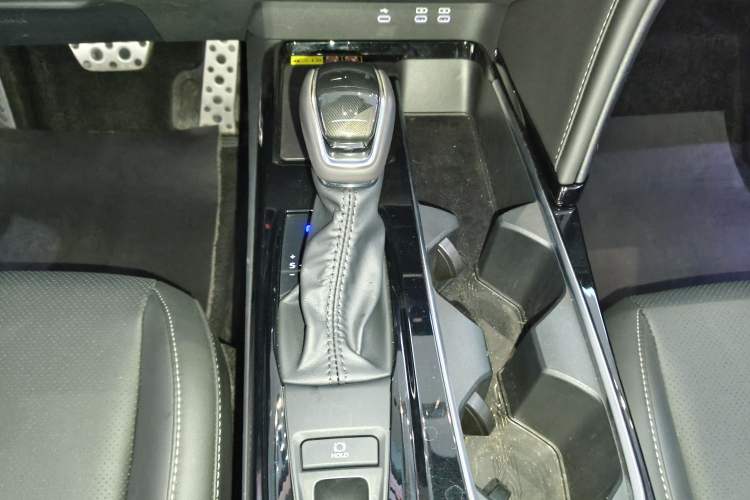 Used Toyota Camry 2026 Model Dual-Engine 2.0HSE Sport Lite Edition