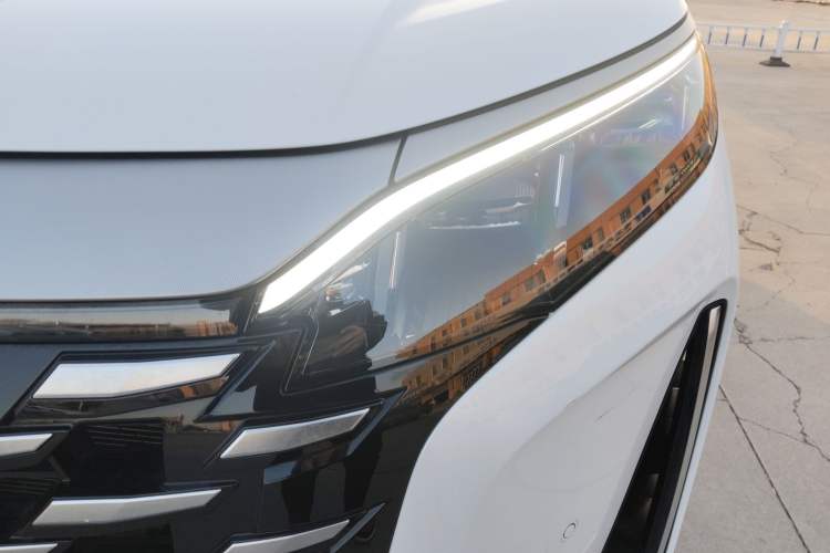 Used BYD Xia 2025 DM-i 1.5T 180km Excellence Model
