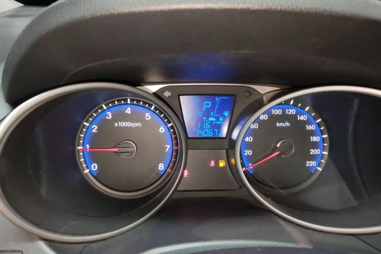 Used Hyundai ix35 2015 2.0L Automatic 2WD Smart Type China IV