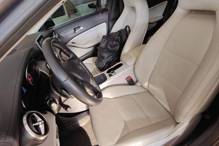 Used Mercedes-Benz GLA 2015 GLA 220 4MATIC Fashion Model