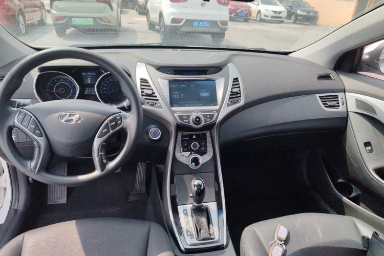Used Hyundai Elantra (5th Generation / Langdong) 2016 1.6L Automatic Prestige Model
