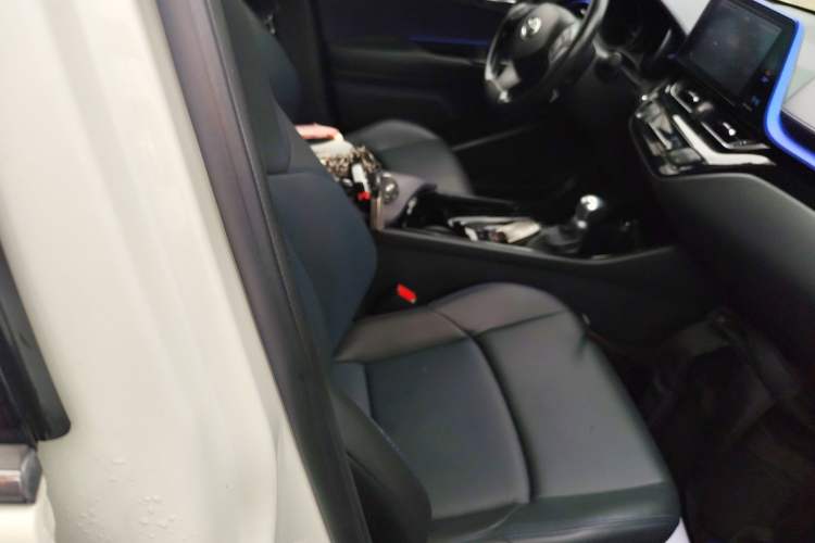 Used Toyota C-HR 2020 2.0L Luxury Edition Right Front Seat