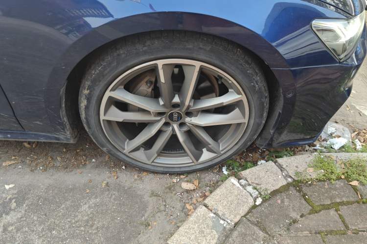 Used Audi A7 2020 45 TFSI Prestige Edition Right Front Wheel Hub