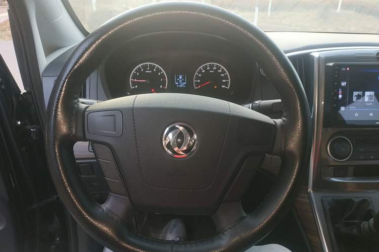 Used FORTHING Lingzhi PLUS 2021 2.0L Manual Comfort Version 7 Seats