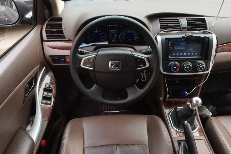 Used Zotye Z300 2014 1.5L Urban Edition Manual Luxury Model
