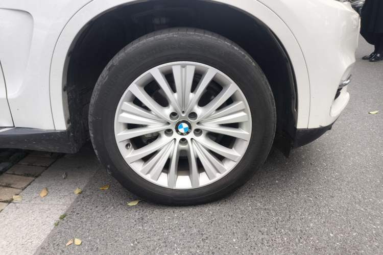 Used BMW X5 2017 xDrive28i
