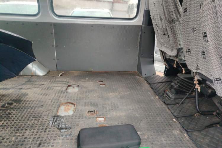 Used JMC Transit 2017 2.8T Commercial Version Short Wheelbase Mid-Roof 6/7/8-Seater JX493