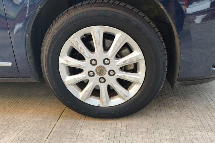 Used Buick GL8 2013 3.0L GT Luxury Business Haoya Edition Right Front Wheel Hub