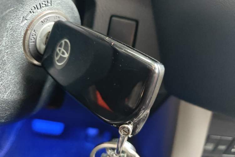 Used Toyota RAV4 2013 2.0L CVT Four-Wheel Drive Fashion Edition