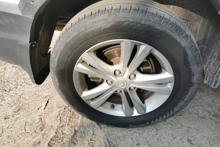 Used HYOSOW S3 2016 S3L 1.5L Manual Prestige Edition Right Front Wheel Hub