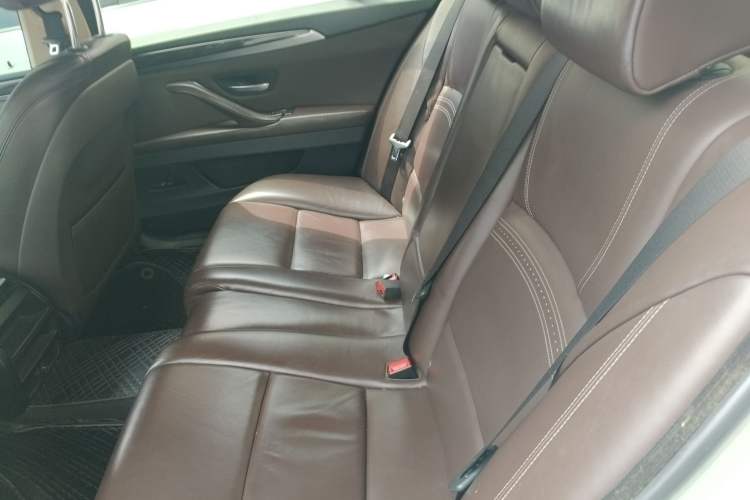 Used BMW 5 Series 2014 525Li Luxury Design Package Left Rear Seat