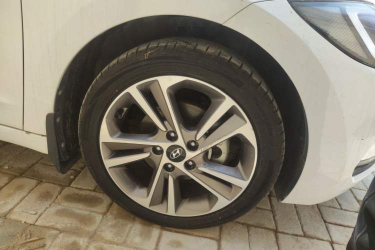 Used Hyundai Elantra (6th Generation / Lingdong) 2016 1.6L Automatic ZhiXuan – Elite Version