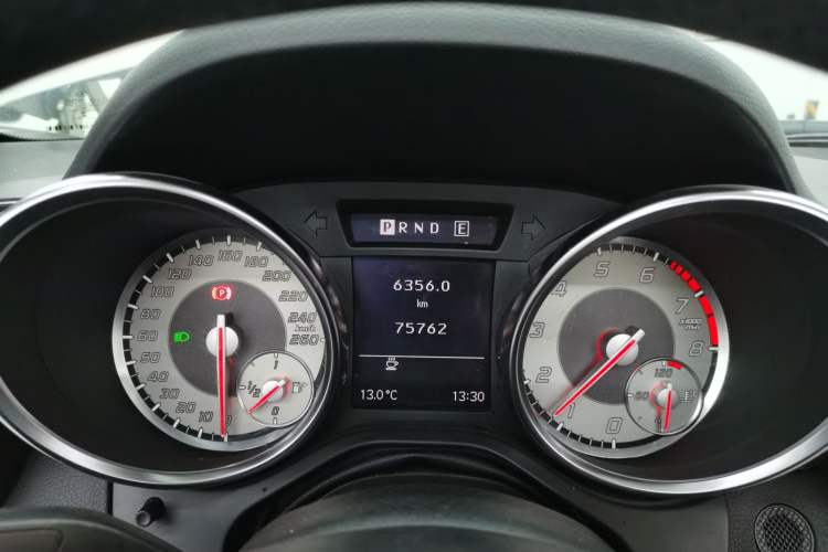 Used Mercedes-Benz SLK-Class 2011 SLK 200 Fashion Model
