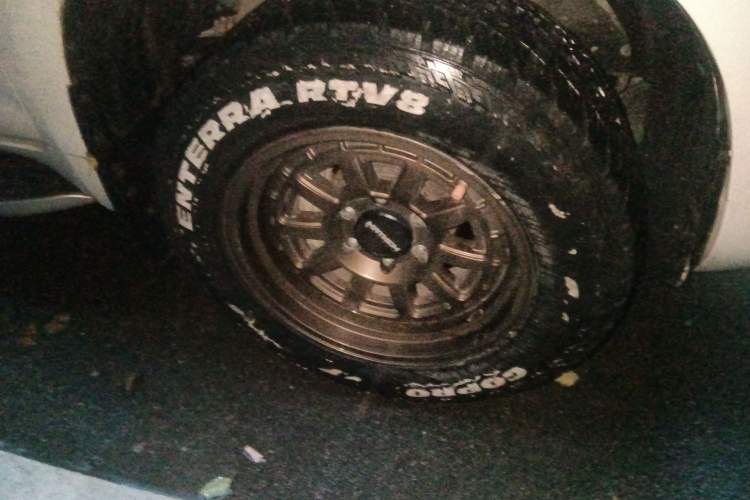 Used Toyota Prado 2018 3.5L Automatic TX-L with Rear-Mounted Spare Tire Right Front Wheel Hub