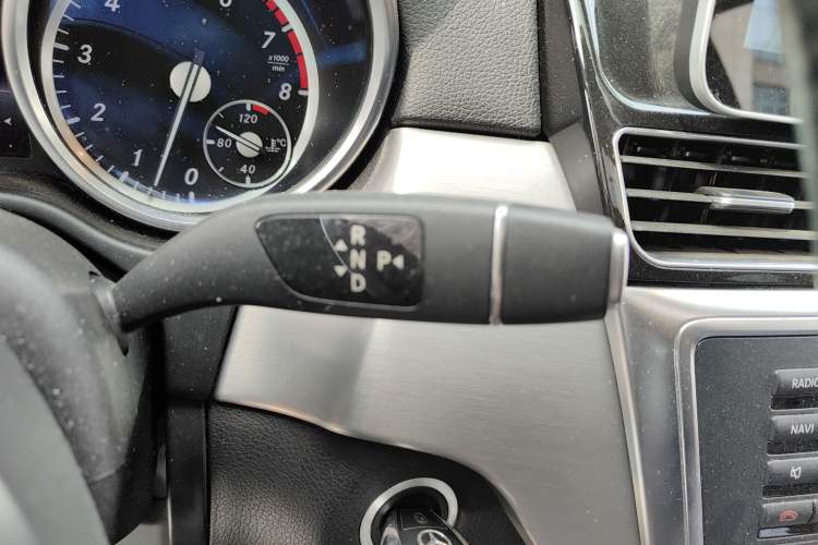 Used Mercedes-Benz M-Class 2014 ML 320 4MATIC Gear Lever