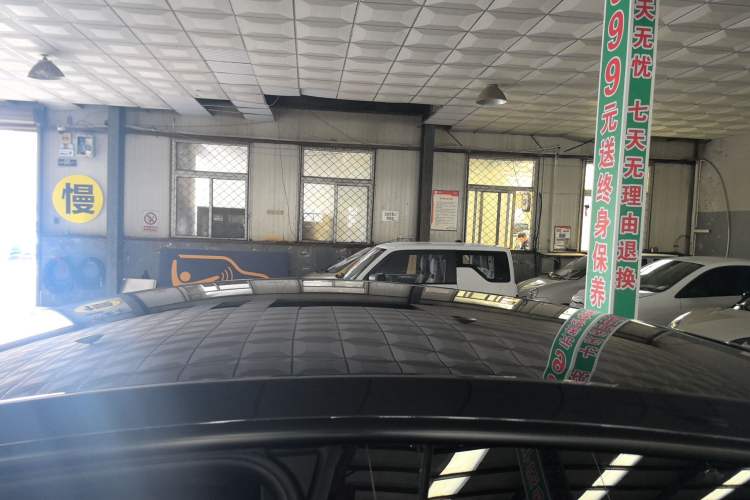 Used Tesla Model Y 2025 Rear-Wheel-Drive Version Roof