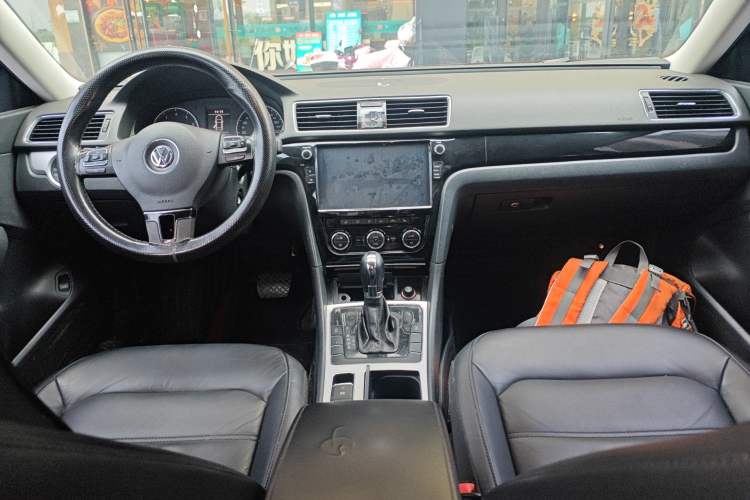 Used Volkswagen Passat 2015 1.8TSI DSG Prestige Edition Center Console